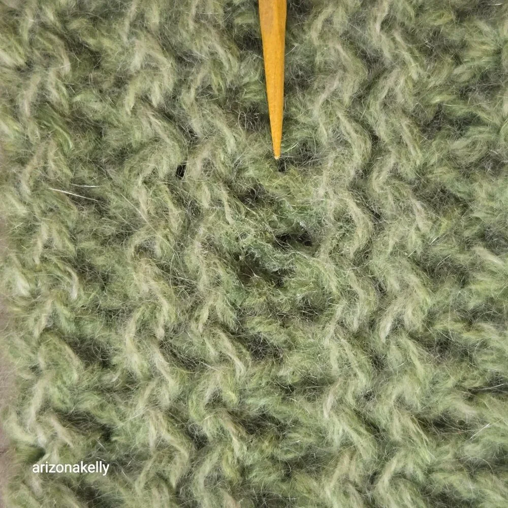 Castlerig Cashmere Green Knit Scarf *TINY REPAIRED HOLE*